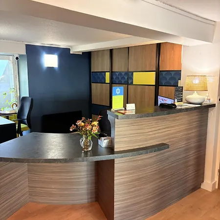 Sure By Western 3* Saintes