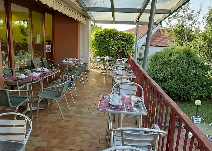 Hotel Sure By Western 3*