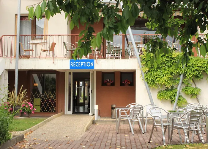 Hotel Sure By Western Saintes